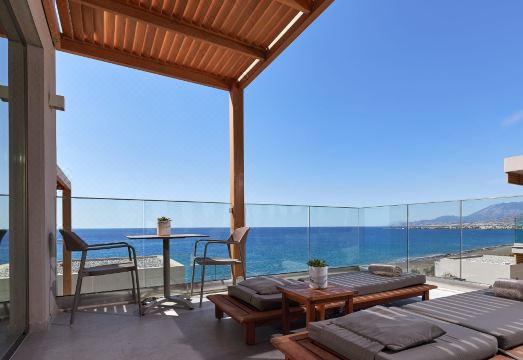 Enorme Santanna Beach Hotel Overview