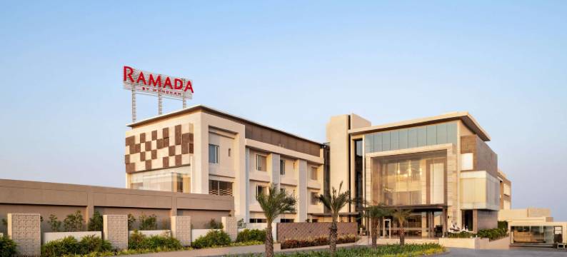 甘地达姆希纳温德姆华美达酒店(Ramada by Wyndham Gandhidham Shinay)图片