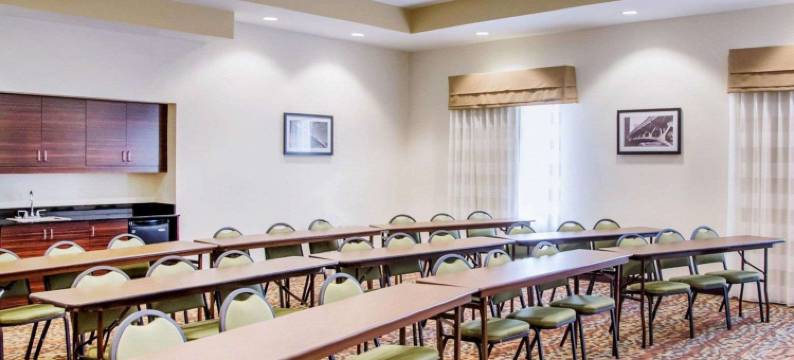 帕克斯堡舒眠酒店(Sleep Inn & Suites Parkersburg)图片