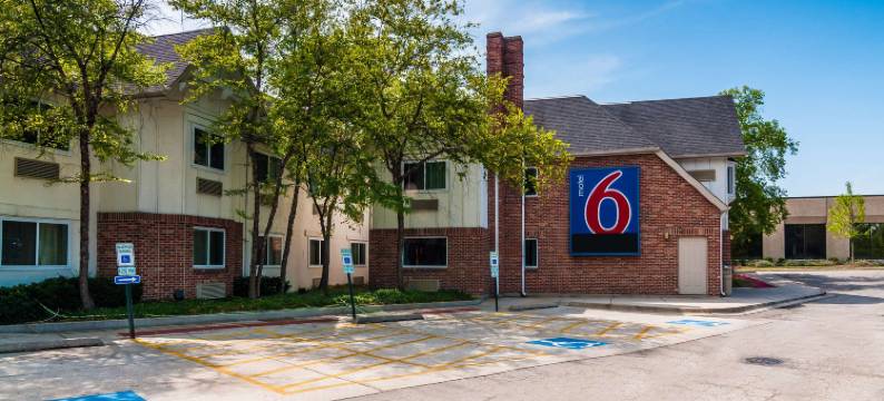 芝加哥北环 - 阿灵顿高地6号汽车旅馆(Motel 6 Arlington Heights, IL - Chicago North Central)图片