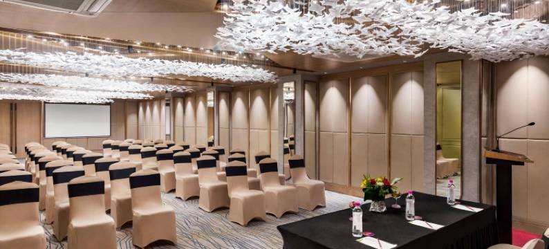 西里古里塞沃克路温德姆华美达安可酒店(Ramada Encore by Wyndham Siliguri Sevoke Road)图片