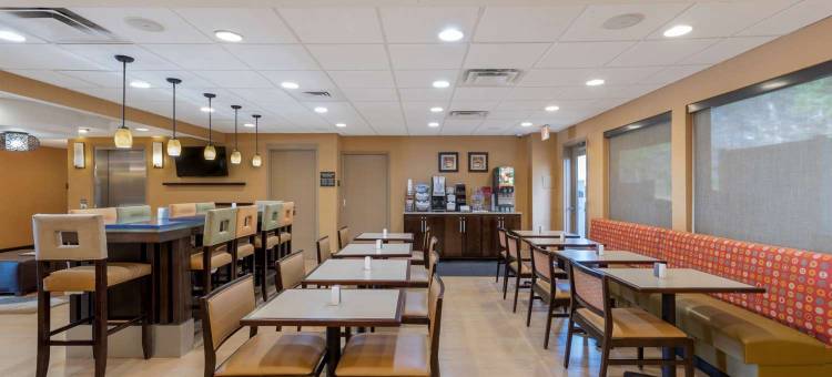 加兹登贝斯特韦斯特优质套房酒店(Best Western Plus Gadsden Hotel  Suites)图片