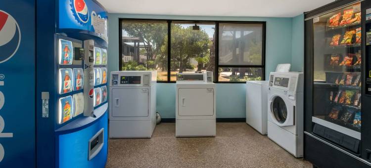 富尔顿罗克波特伊克诺套房酒店(Econo Lodge Inn & Suites Fulton - Rockport)图片