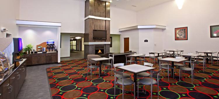 Holiday Inn Express 印第安纳波利斯 - 东南亚(Holiday Inn Express Indianapolis - Southeast)图片