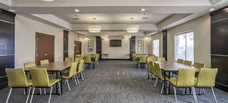 智选假日套房酒店比维尔(Holiday Inn Express & Suites Beeville)图片