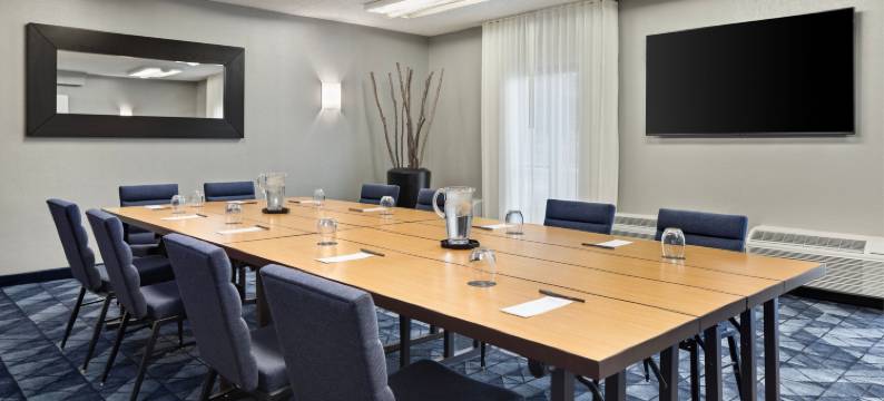 沃基根/古尼芝加哥万怡酒店(Courtyard Chicago Waukegan/Gurnee)图片