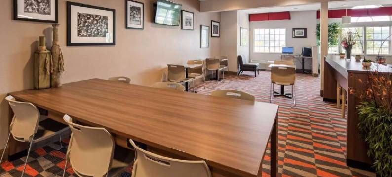 索内斯塔莫根城必备酒店(Sonesta Essential Morgantown)图片