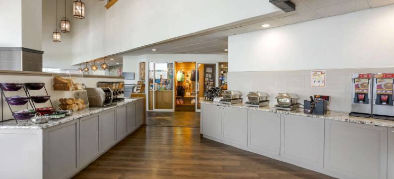 里维尔贝斯特韦斯特优质套房酒店(Best Western Plus Revere Inn  Suites)图片