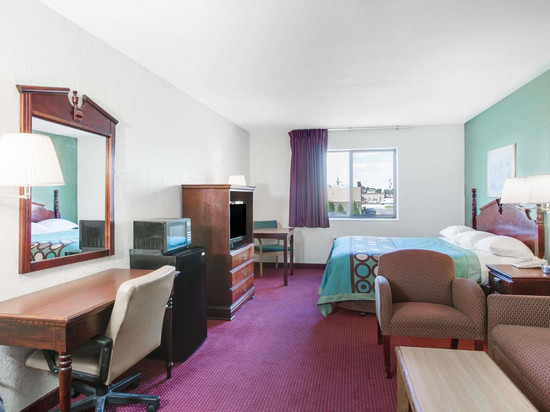 肯尼特温德姆速8酒店