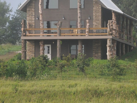 Antler Hill Lodge- Newly Built!