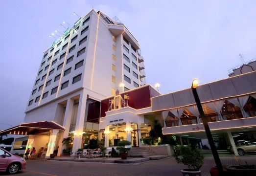 Louis Tavern Hotel over view