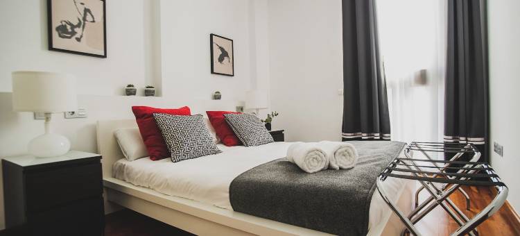 拉普拉塔托雷旅游公寓酒店(Azz Sevilla Torre de la Plata Apartamentos)图片