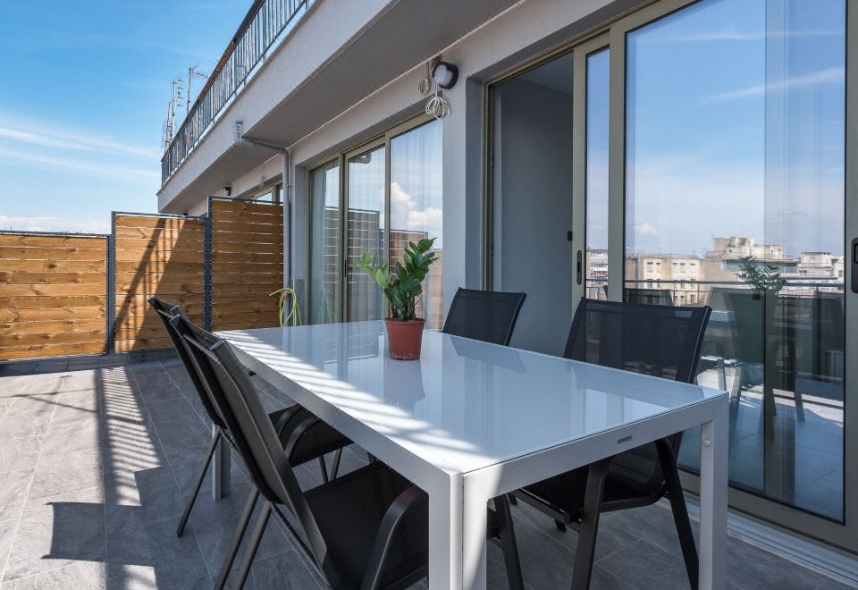 Avenue, Nilie Hospitality Mgmt Hotel Overview