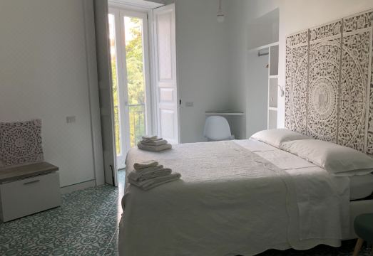 Vesuvio View Hotel Overview