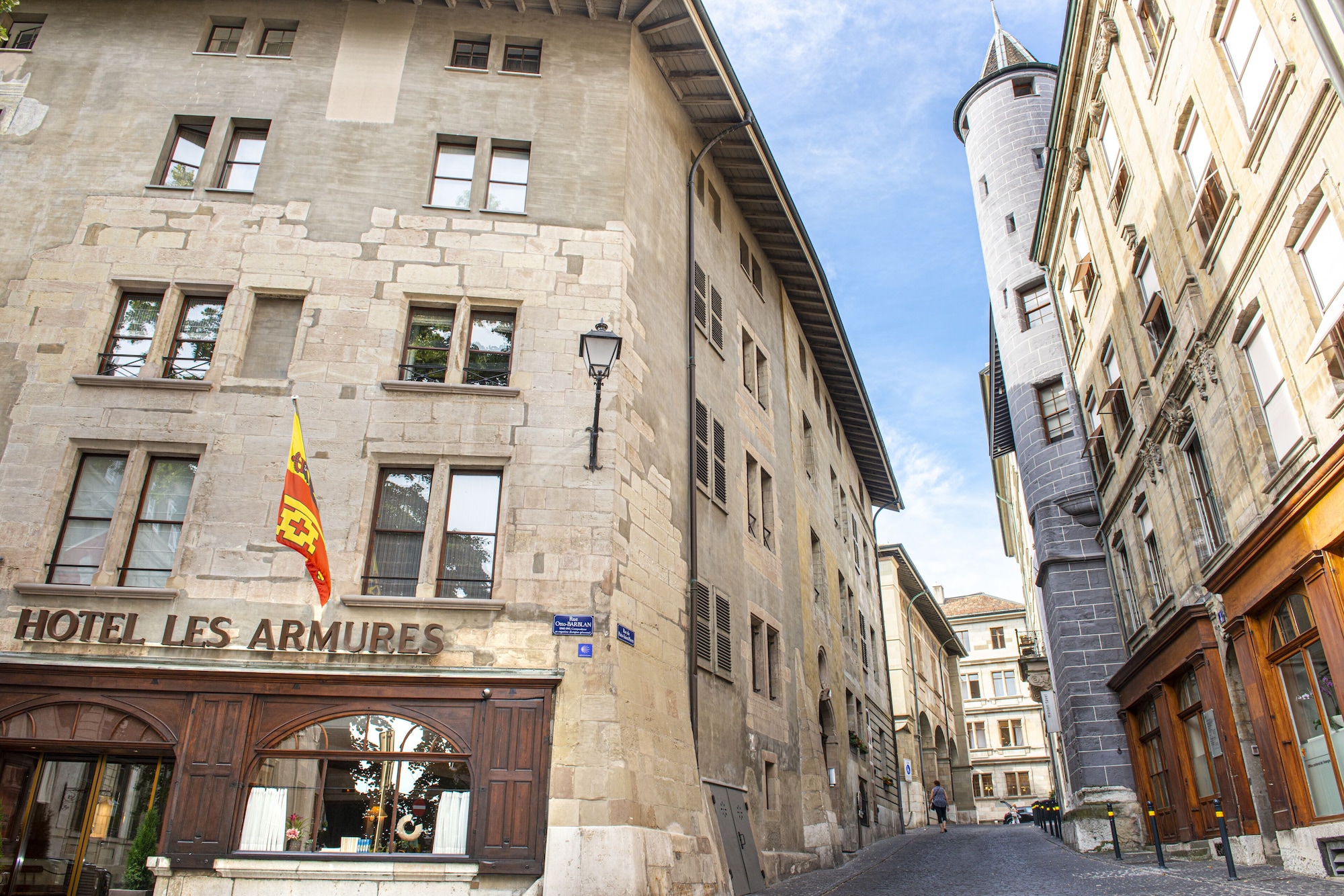 Hôtel les ArmuresOver view