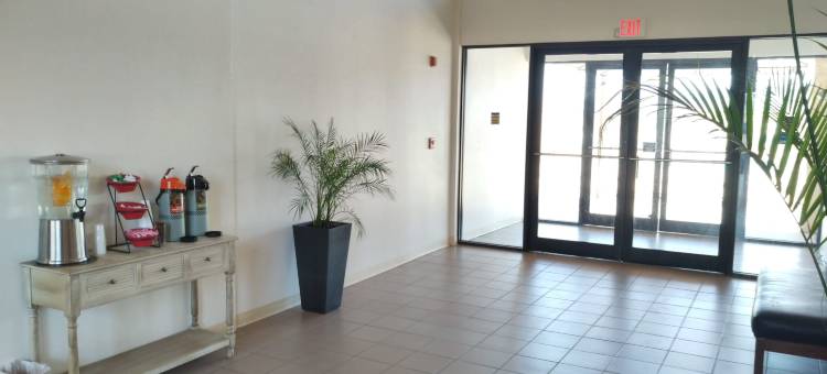 哈瓦苏湖岛屿旅馆酒店(Studio 6 Suites Lake Havasu City, AZ)图片