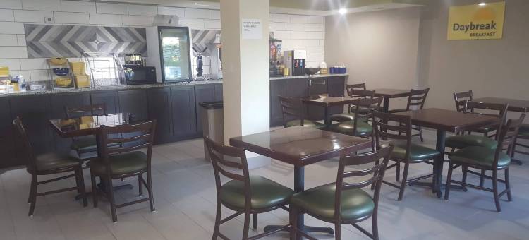 得梅因西克莱夫温德姆戴斯酒店(Days Inn by Wyndham West des Moines / Clive)图片