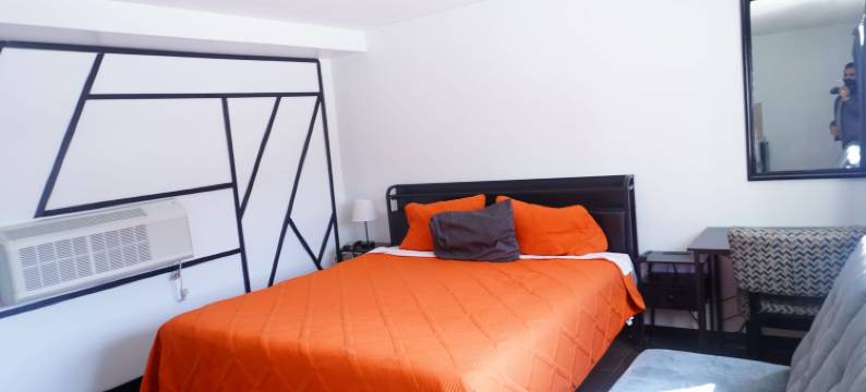 克雷斯特伍德汽车旅馆(Crestwood Motel)图片