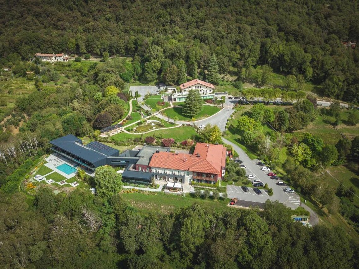 Phi Hotel Piajo Over view