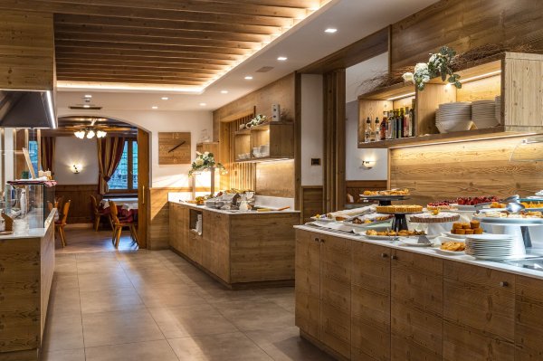 Kinderhotel Adriana Hotel Overview