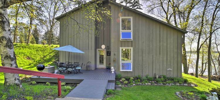 山顶绿湖家:码头，皮划艇，观景!(Hilltop Green Lake Home Dock, Kayaks, Views!)图片