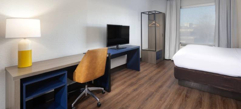 阿克伦吉尔克里斯特路伊克诺拉奇旅馆(Comfort Suites Outlet Center)图片