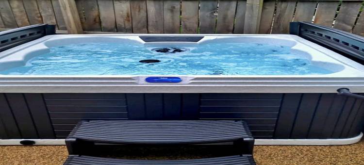 Cottage in Bridgnorth with Hot Tub & Garden图片