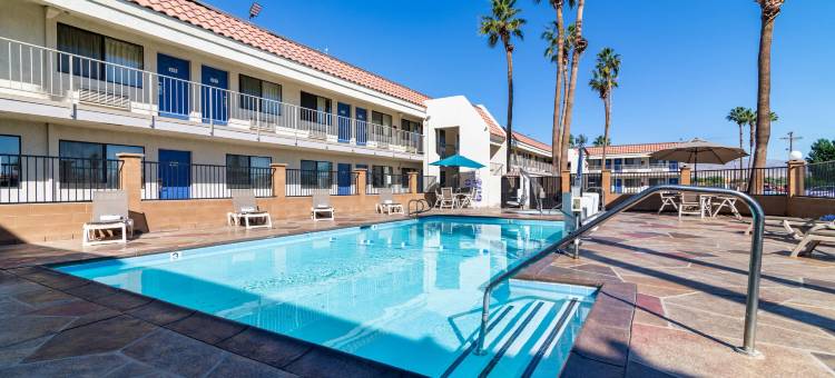 兰乔米拉奇千棕榈罗德威套房酒店(Rodeway Inn & Suites Thousand Palms - Rancho Mirage)图片