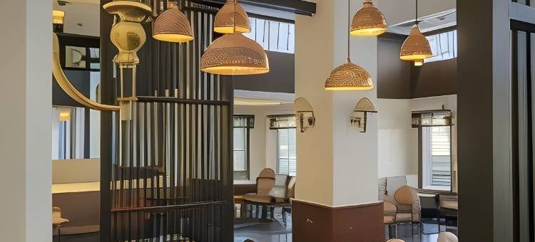 苏攀武里酒店(Songphanburi Hotel)图片