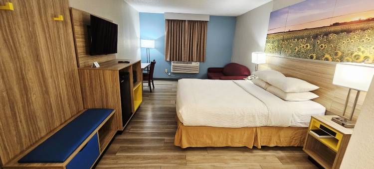 萨莱纳I-70温德姆戴斯酒店(Days Inn by Wyndham Salina I-70)图片