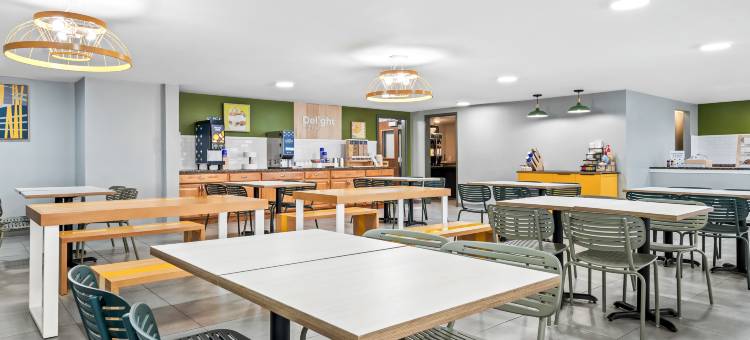 希尔顿Spark酒店波特兰机场缅因州购物中心(Spark by Hilton Portland Airport Maine Mall)图片