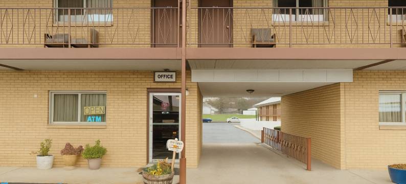 Capital O 斯旺旅馆康斯托克公园(Capital O Swan Inn Comstock Park)图片