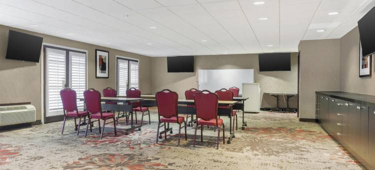 布鲁克赛德贝斯特韦斯特优质酒店(Best Western Plus Brookside Inn)图片