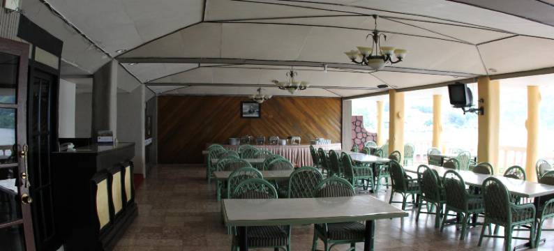 达玛亚贡海滩酒店(Darma Agung Beach Hotel Parapat)图片