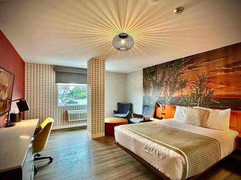 苏必利尔海岸酒店-BW傲途格精选酒店(Quality Inn & Suites Thunder Bay Downtown)