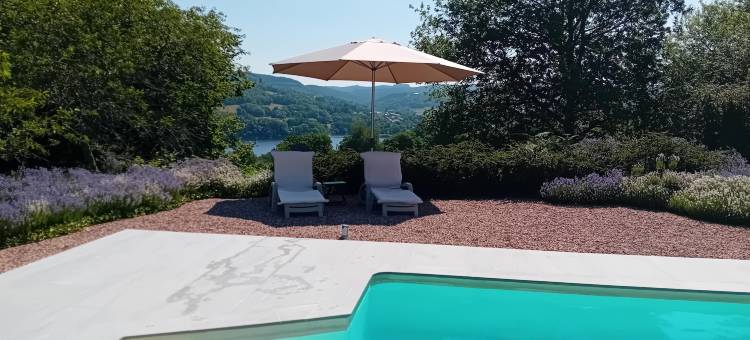 Vacation Home in France with Pool图片