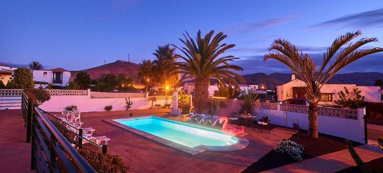Spacious Holiday Home in La Oliva图片