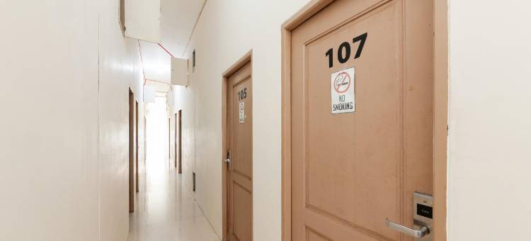 瑞德多兹酒店 - 近班贾尔马辛佳兰艾哈迈德沙亚尼(Urbanview Hotel Ava Banjarmasin by RedDoorz)图片