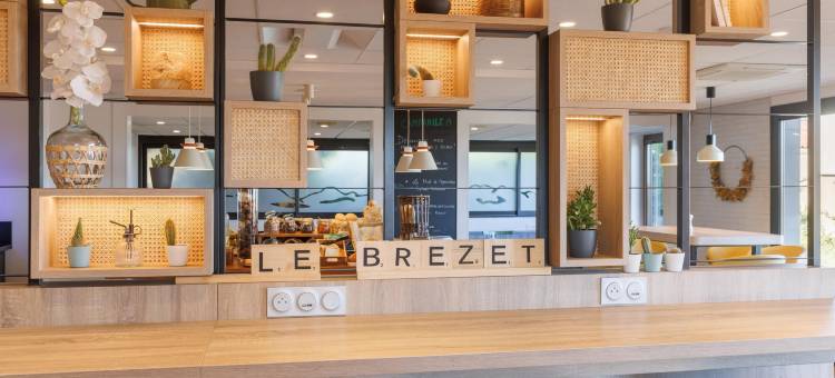 康铂克莱蒙费朗勒布雷泽特酒店(Campanile NATURE - Clermont Ferrand Le Brézet)图片