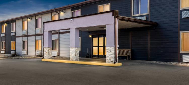托玛红屋顶旅馆(Red Roof Inn & Suites Tomah)图片