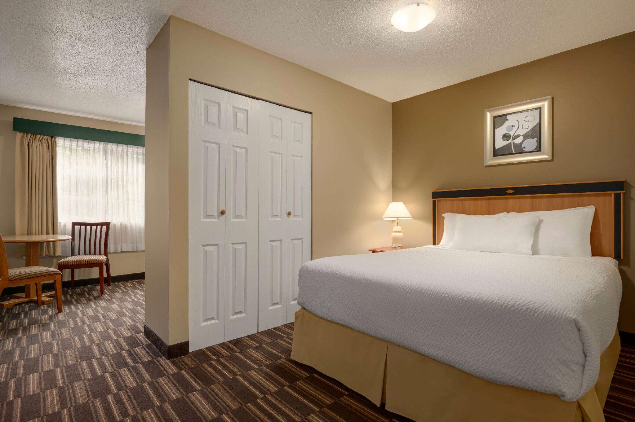 Days Inn by Wyndham Nanaimo Nanaimo Updated 20 Room Price ...