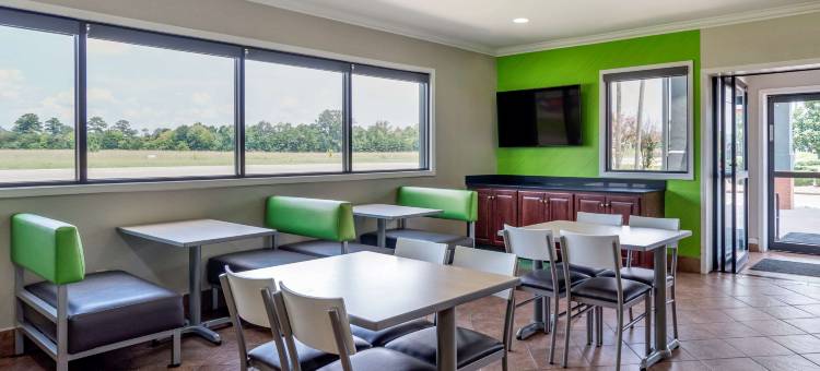 伊克诺旅馆套房酒店(Quality Inn & Suites)图片