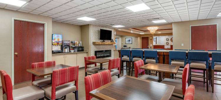 戴顿西北英格尔伍德舒适套房酒店(Comfort Inn & Suites Dayton Northwest - Englewood)图片