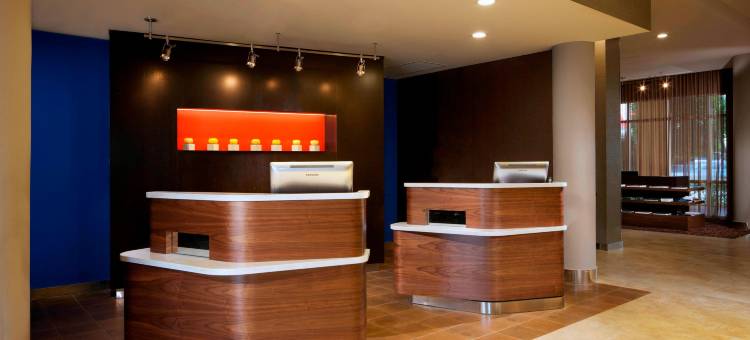 迈阿密戴德兰万怡酒店(Courtyard Miami Dadeland)图片