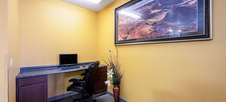 蒙蒂塞洛罗德威旅馆(Rodeway Inn & Suites)图片