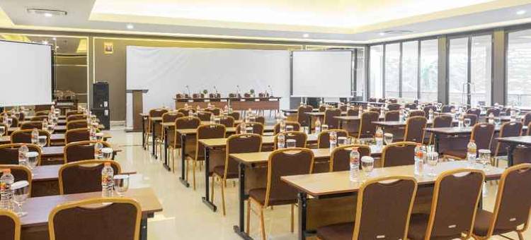 苏卡布米阳台酒店(Balcony Hotel Sukabumi)图片