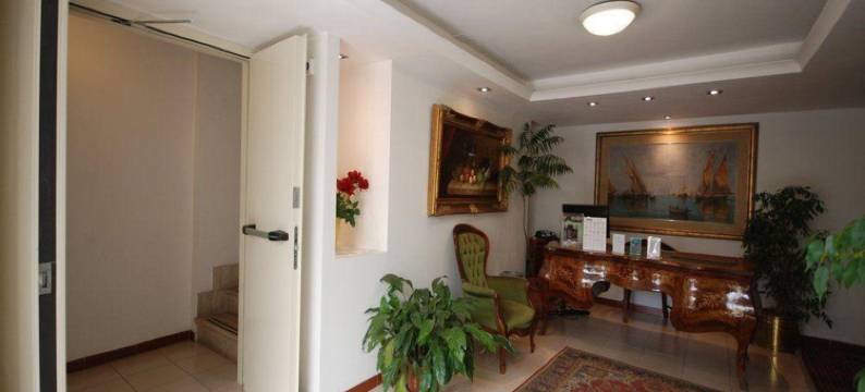 塔索尼别墅公寓酒店(Hotel Residence Villa Tassoni)图片