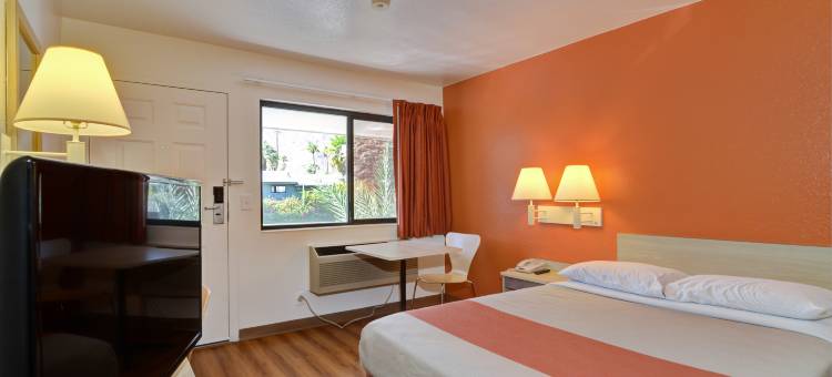 东部棕榈泉6号汽车旅馆(Motel 6 Palm Springs, CA - East - Palm Canyon)图片