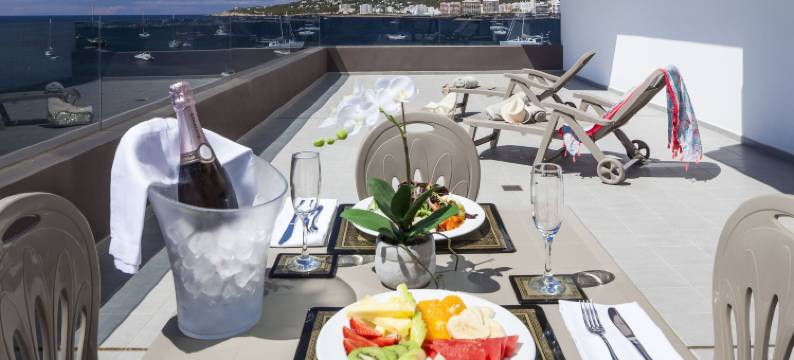 阿克塞尔海滩伊比萨套房公寓Spa和海滩俱乐部-仅限成人入住(AxelBeach Ibiza Suites Apartments Spa and Beach Club - Adults Only)图片