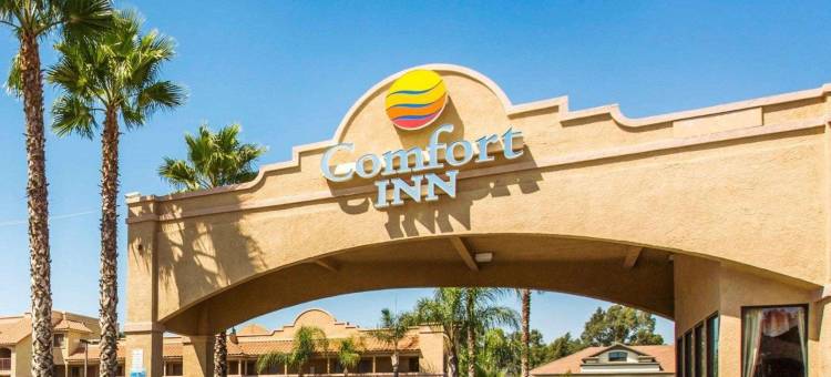 舒适套房酒店-近莫雷诺谷马奇空军预备基地(Comfort Inn & Suites Moreno Valley Near March Air Reserve Base)图片